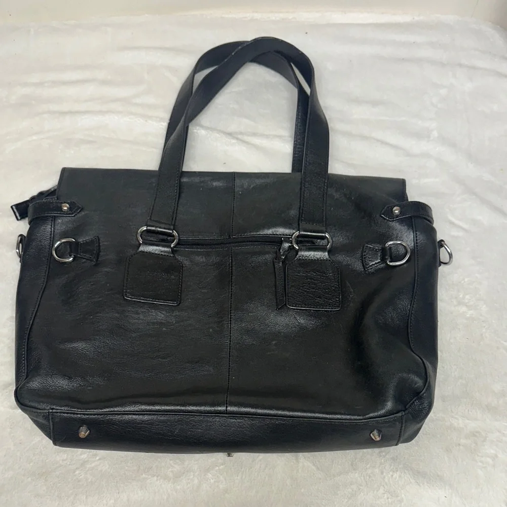 Wilsons Leather Black Messenger Bag
